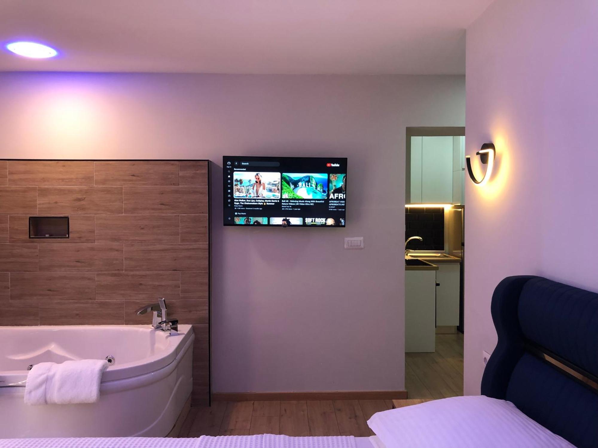 Deluxe Apartment In City Center Tiran Dış mekan fotoğraf